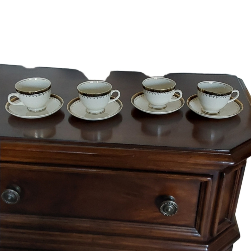 Eggshell  NAUTILUS G42N5 SET OF 4 VINTAGE TEA CUPS‎ & SAUCERS